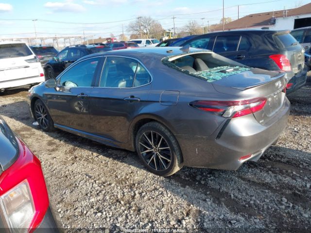 Toyota Camry Se Image 4