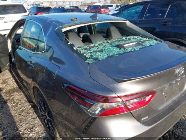 Toyota Camry Se Image 2