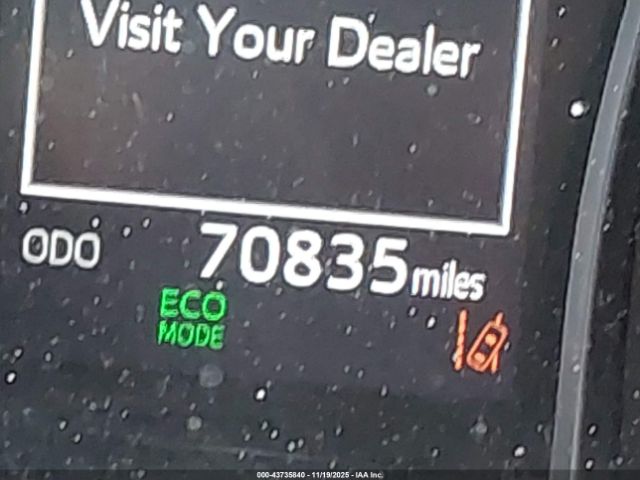 Toyota Camry Se Image 14