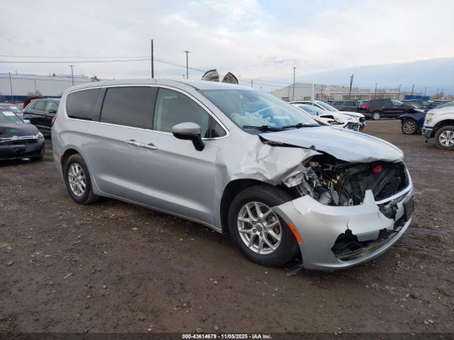  Salvage Chrysler Pacifica