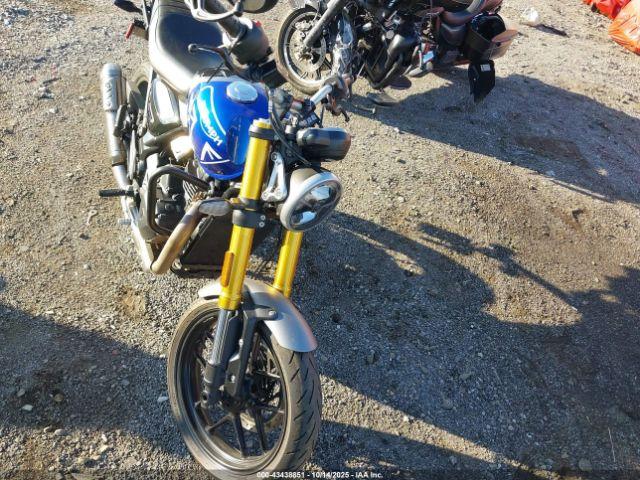 Triumph Motorcycle Speed 400 Image 9