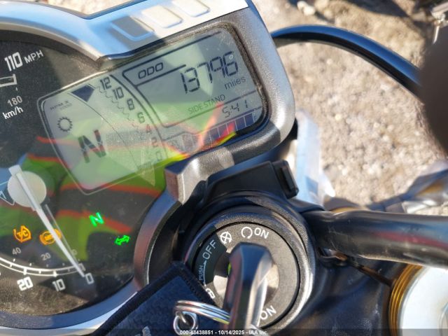 Triumph Motorcycle Speed 400 Image 3