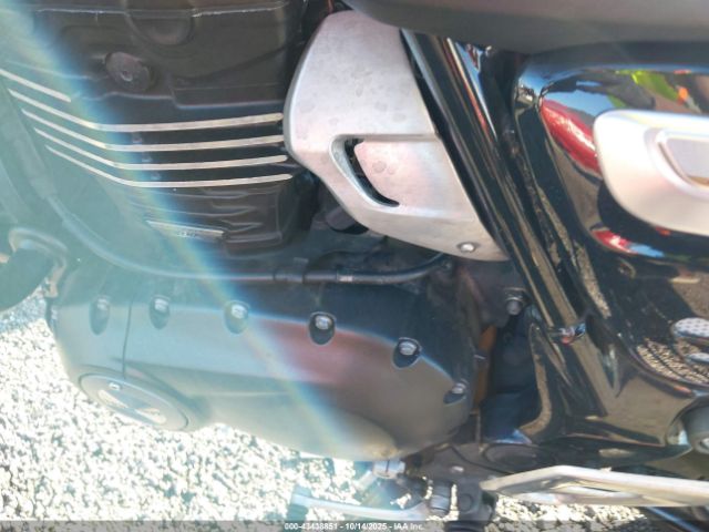 Triumph Motorcycle Speed 400 Image 6