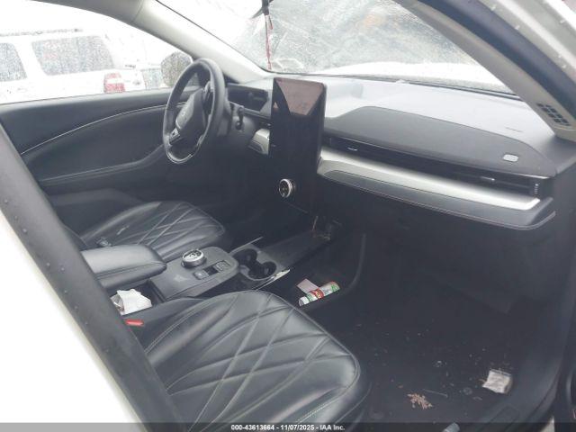 Ford Mustang Select Image 7