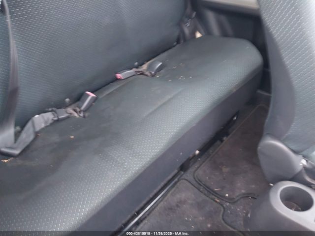 Toyota Yaris Image 9