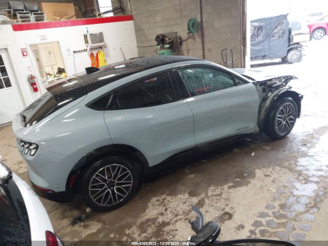 Ford Mustang Premium Image 3