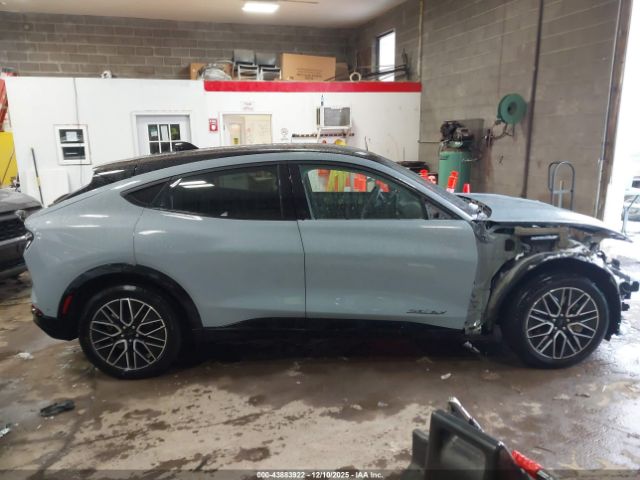 Ford Mustang Premium Image 16