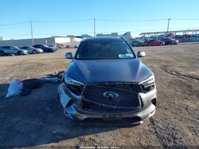 INFINITI Qx Essential Image 16