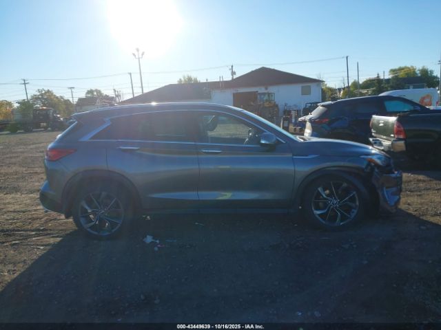 INFINITI Qx Essential Image 11