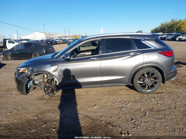 INFINITI Qx Essential Image 2