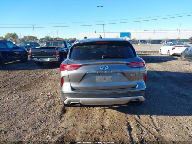 INFINITI Qx Essential Image 17