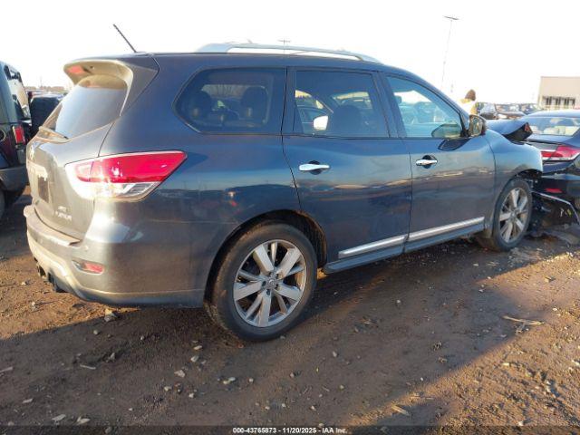 Nissan Pathfinder Platinum Image 16