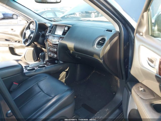 Nissan Pathfinder Platinum Image 10