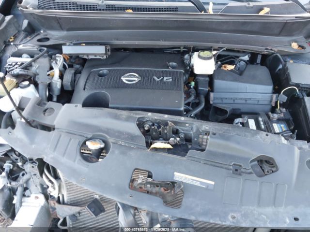 Nissan Pathfinder Platinum Image 11