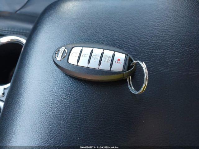 Nissan Pathfinder Platinum Image 17