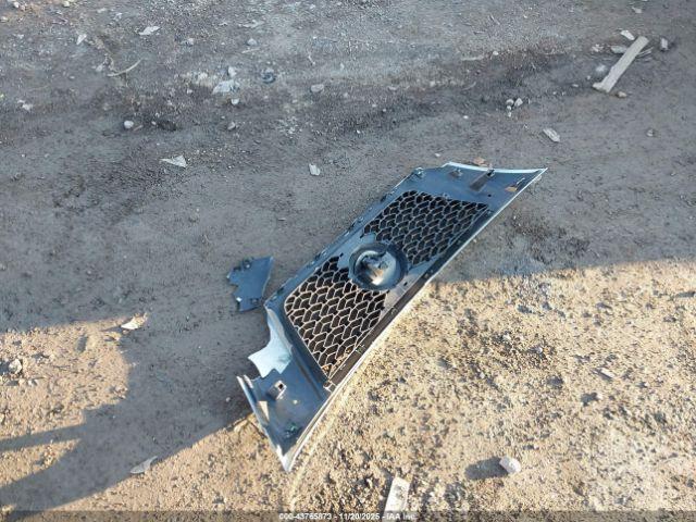 Nissan Pathfinder Platinum Image 2