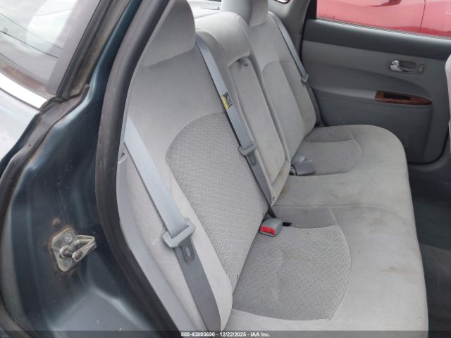 Buick LaCrosse Cx Image 9