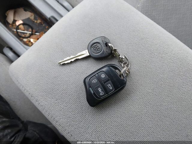 Buick LaCrosse Cx Image 7