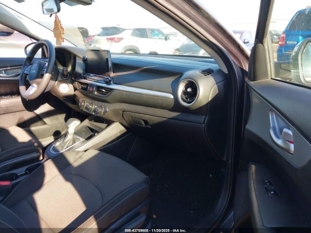 Kia Forte Lxs Image 4