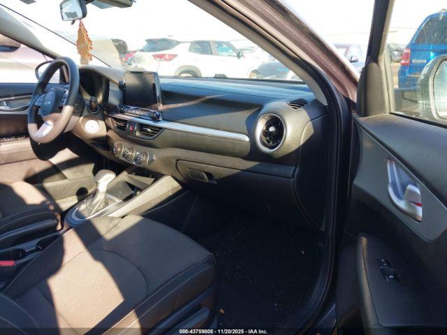 Kia Forte Lxs Image 4