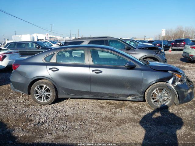 Kia Forte Lxs Image 13