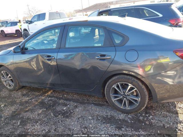 Kia Forte Lxs Image 8