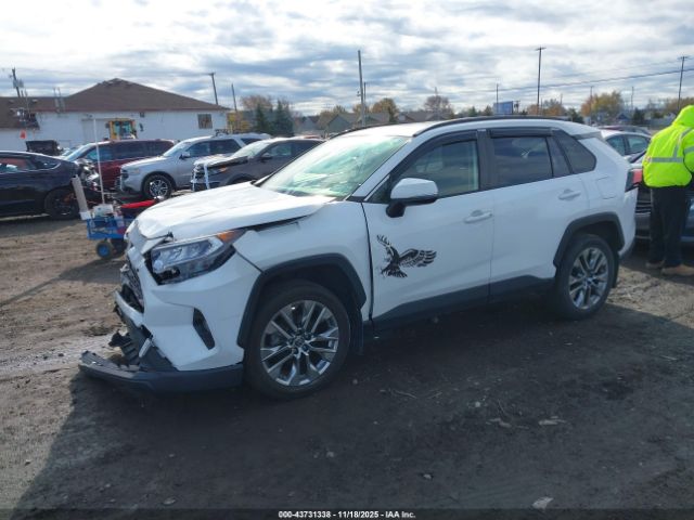 Toyota RAV4 Xle Premium Image 4