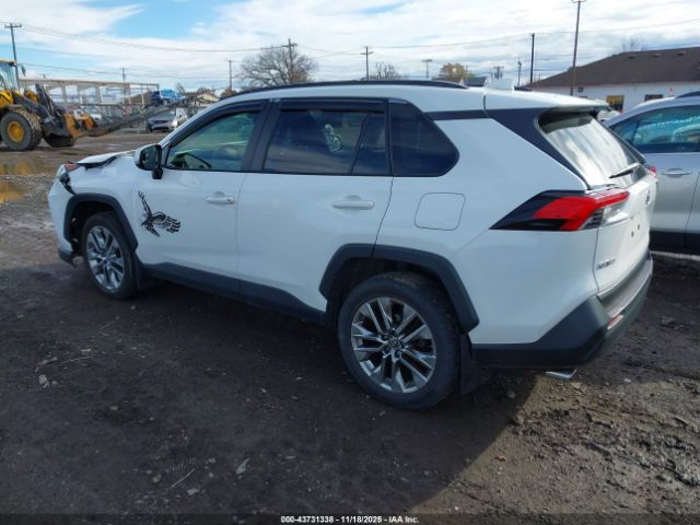 Toyota RAV4 Xle Premium Image 2