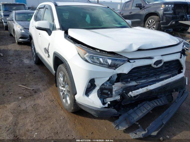 Toyota RAV4 Xle Premium Image 8