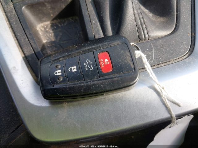 Toyota RAV4 Xle Premium Image 11