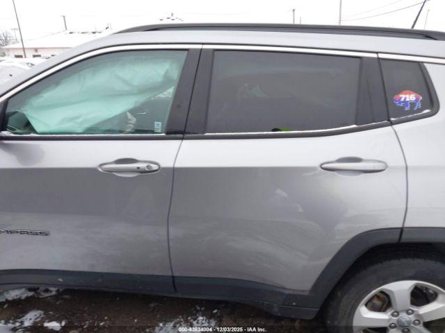Jeep Compass Latitude 4x4 Image 6