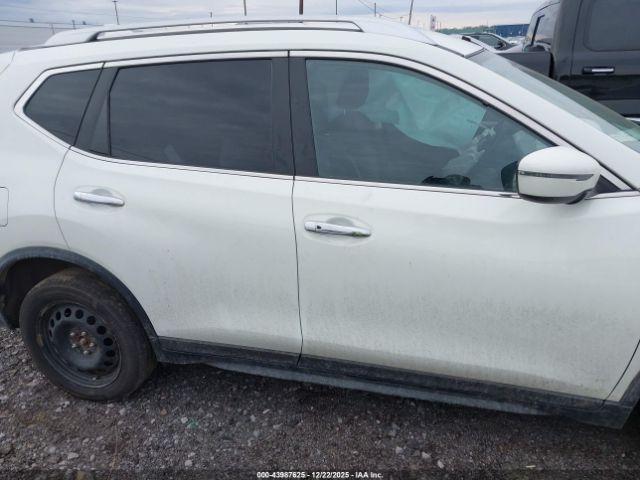 Nissan Rogue Sv Intelligent Awd Image 16