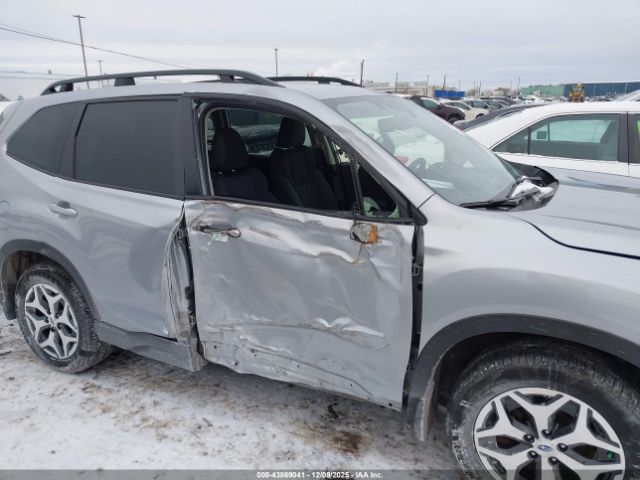 Subaru Forester Premium Image 11