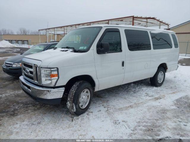Ford E-350 Xlt Image 2