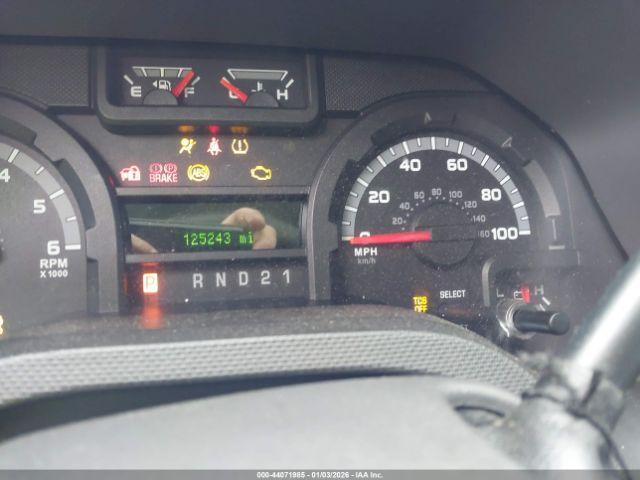 Ford E-350 Xlt Image 4