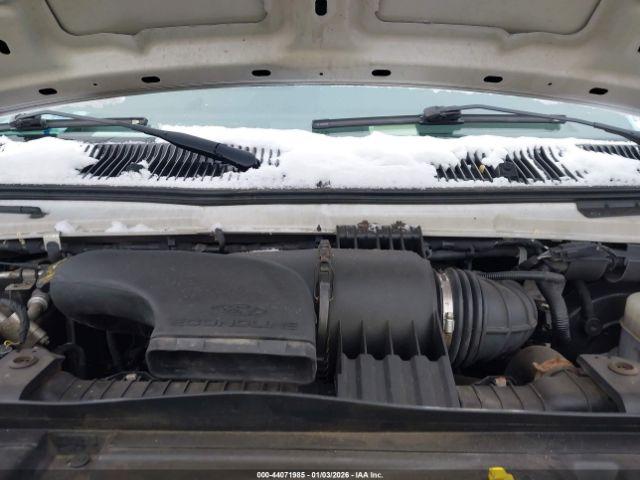 Ford E-350 Xlt Image 6