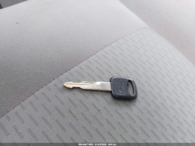 Ford E-350 Xlt Image 3