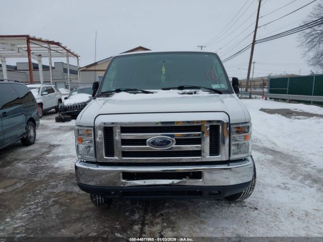 Ford E-350 Xlt Image 16