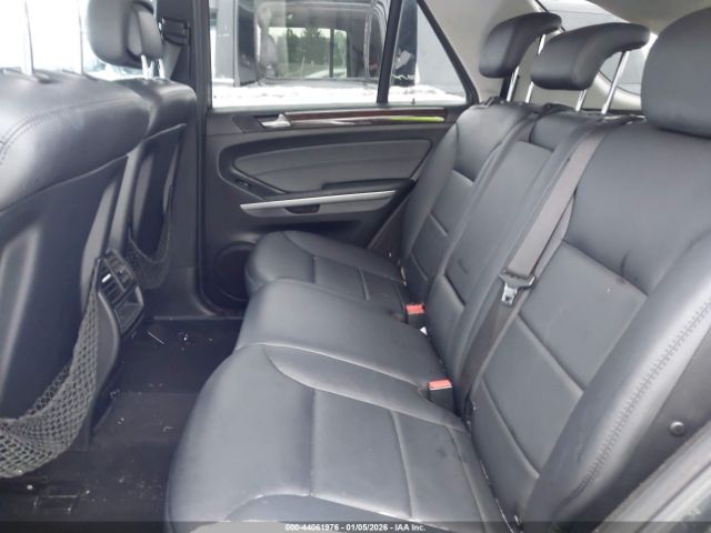 Mercedes-Benz M-Class 4matic Image 8