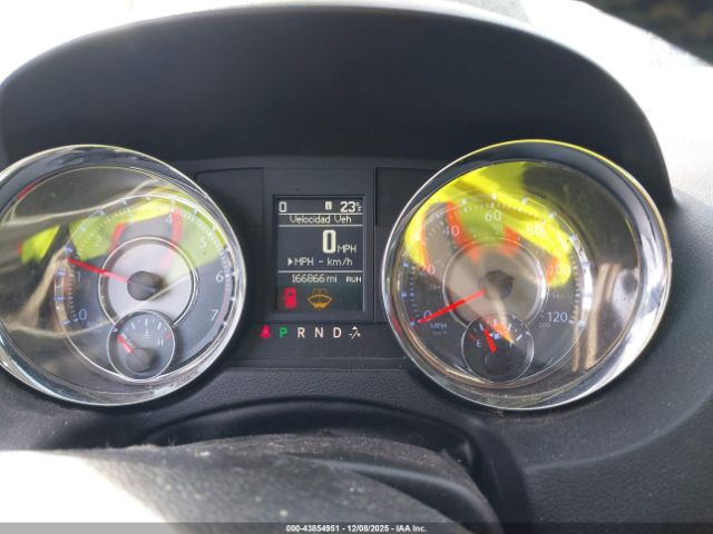 Chrysler Town & Country Touring Image 16