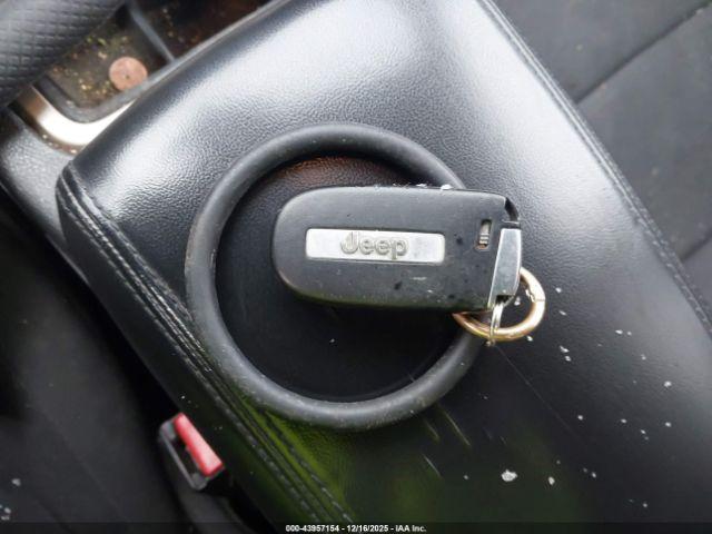 Jeep Grand Cherokee Laredo Image 9