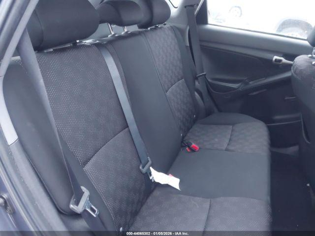 Pontiac Vibe Image 10