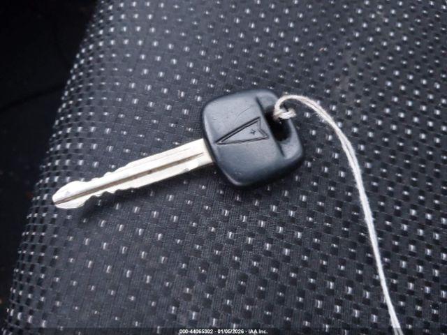 Pontiac Vibe Image 12