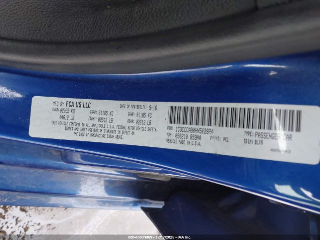 Chrysler 200 Limited Platinum Image 2