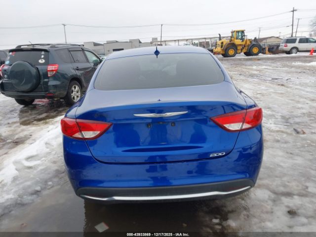 Chrysler 200 Limited Platinum Image 15