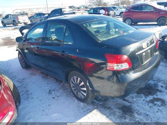 Toyota Yaris Image 2