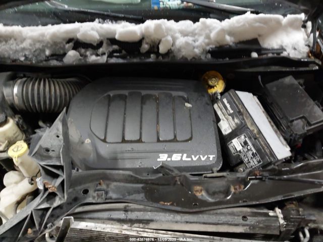 Chrysler Town & Country Touring Image 4