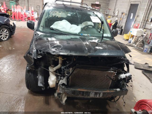 Chrysler Town & Country Touring Image 13