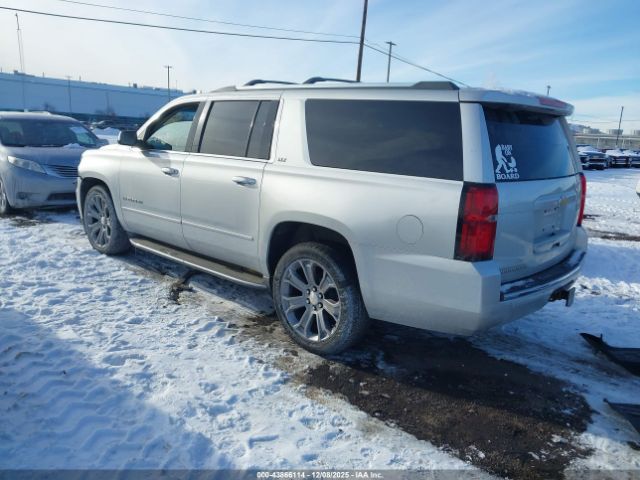 Chevrolet Suburban 1500 Ltz Image 14