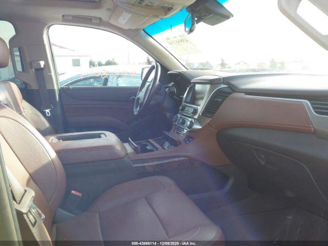 Chevrolet Suburban 1500 Ltz Image 16